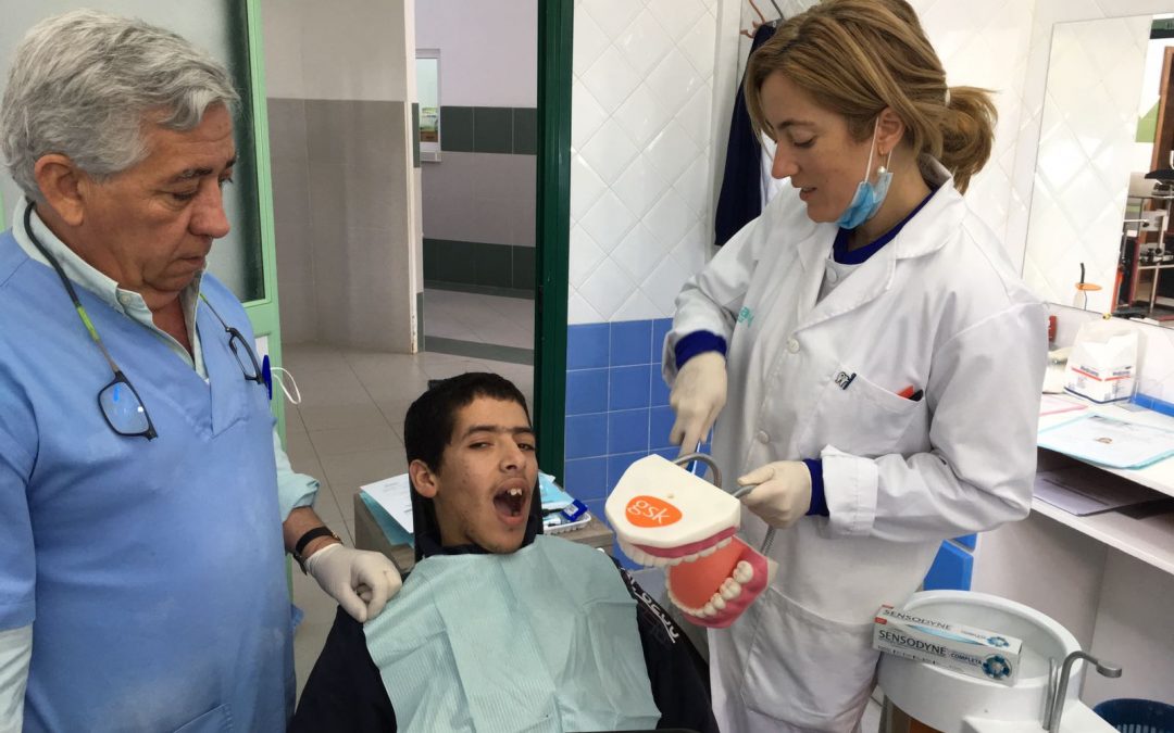 El Consejo General de Dentistas premia el proyecto de Odontología Solidaria en Tetuán