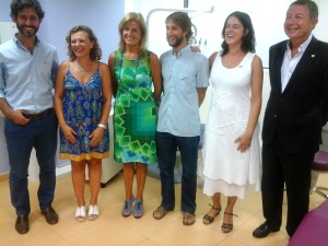 Foto de família de l’acte inaugural de la nova clínica d’Odontologia Solidària a Fuengirola